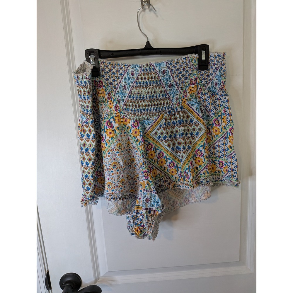 Jessica Simpson Womens XXL Smocked Waist Patchwork Floral Rayon Shorts NWT - Picture 3 of 5